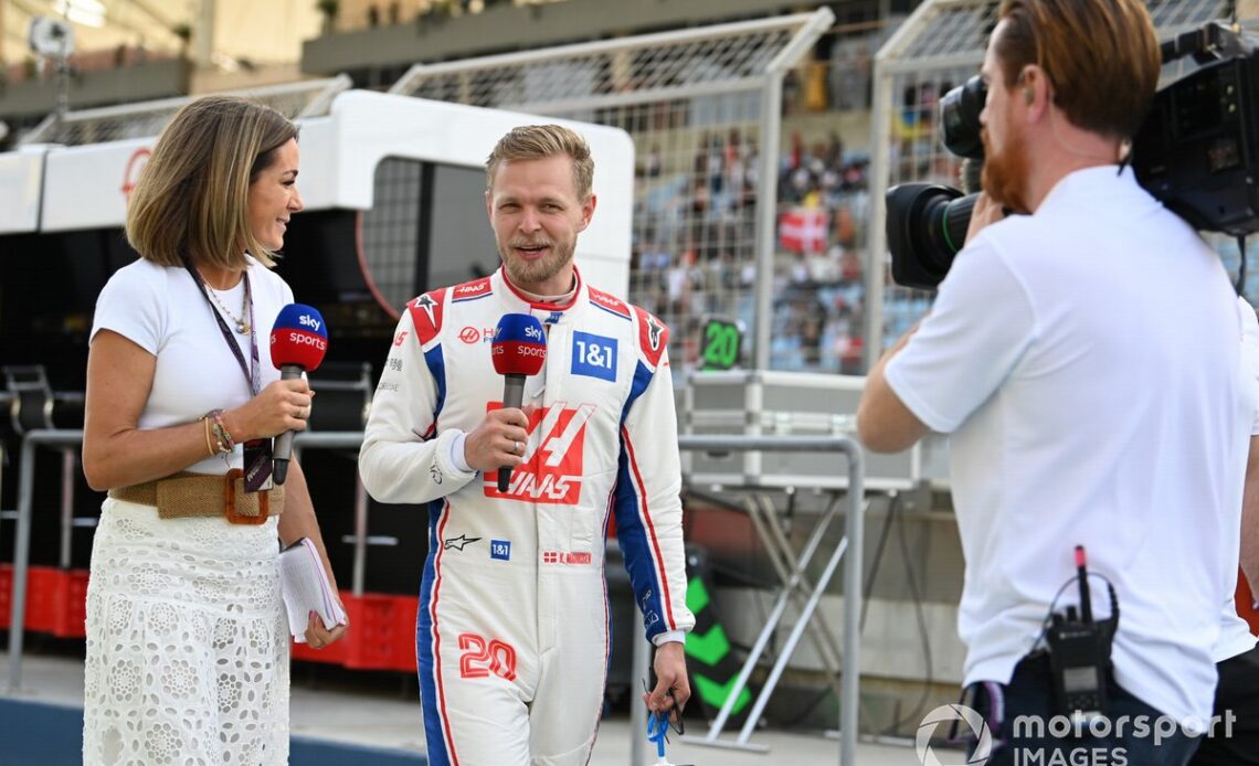 Natalie Pinkham, Sky Sports F1, interviews Kevin Magnussen, Haas F1 Team