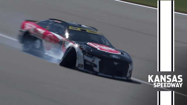 Kevin Harvick slams outside wall at Kansas Speedway