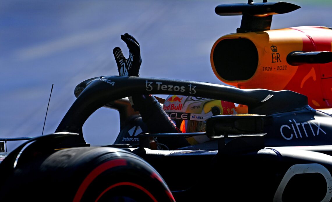 MONZA, ITALY - SEPTEMBER 11: Race winner Max Verstappen of the Netherlands and Oracle Red Bull Racing waves to the crowd during the F1 Grand Prix of Italy at Autodromo Nazionale Monza on September 11, 2022 in Monza, Italy. (Photo by Clive Mason/Getty Images) // Getty Images / Red Bull Content Pool // SI202209110533 // Usage for editorial use only //