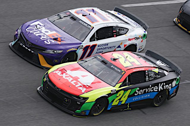 #24: William Byron, Hendrick Motorsports, Axalta Chevrolet Camaro, #11: Denny Hamlin, Joe Gibbs Racing, FedEx Cares Toyota Camry, NKP