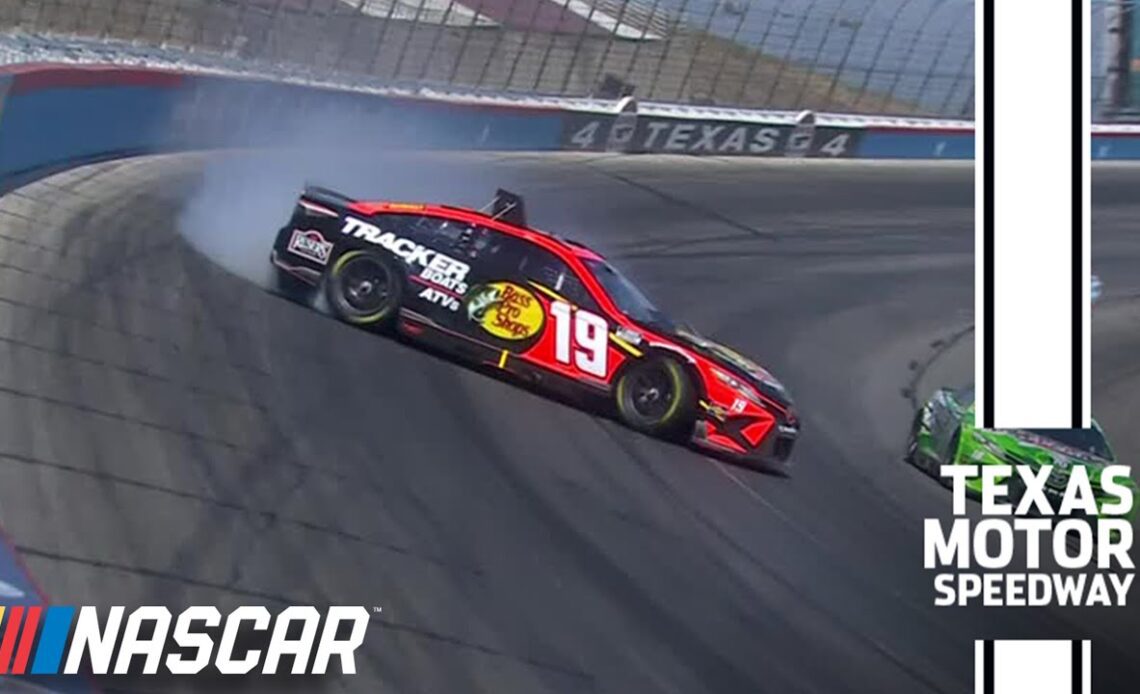 Truex has trouble, spins early at Texas Motor Speedway