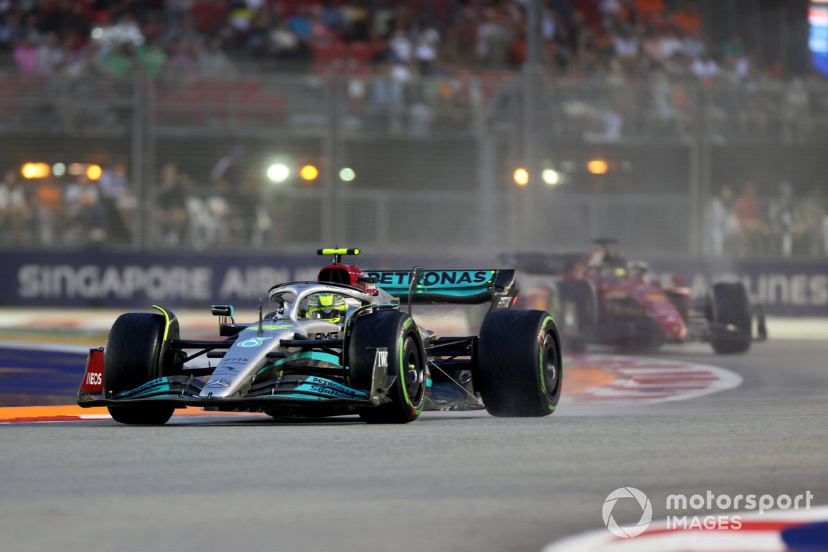 Lewis Hamilton, Mercedes W13, Charles Leclerc, Ferrari F1-75