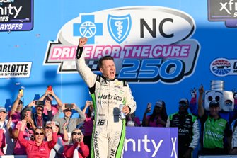 Race winner AJ Allmendinger, Kaulig Racing, Chevrolet Camaro