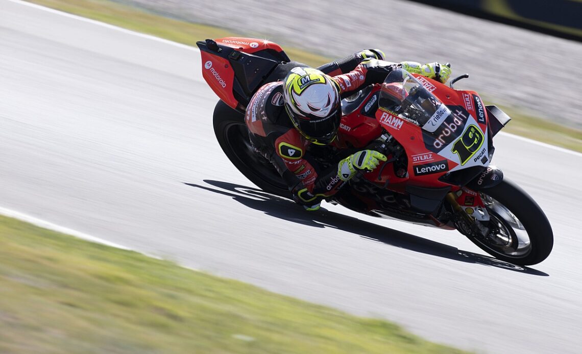 Bautista wins in Argentina, Razgatlioglu crashes