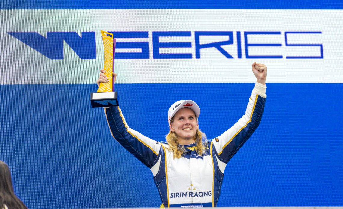 Brilliant Beitske storms to victory in Singapore