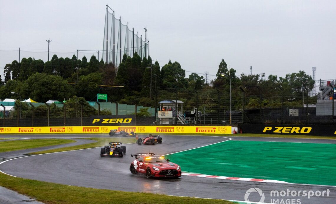 The Safety Car Max Verstappen, Red Bull Racing RB18, Charles Leclerc, Ferrari F1-75, Sergio Perez, Red Bull Racing RB18