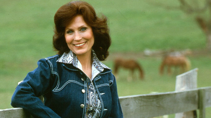 221004 Loretta Lynn, Famed Country Music Star and AMA Motorcycle Hall of Famer, Dies at 90 (678)