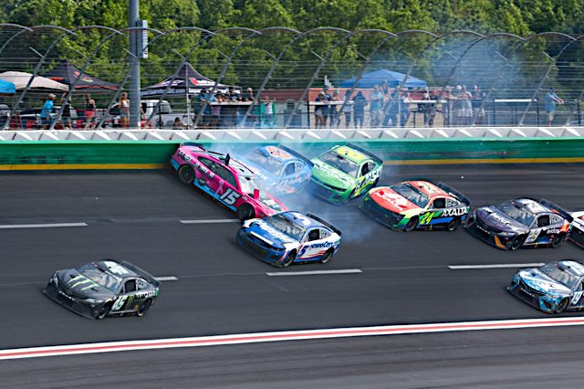 Garrett Smithley and Ty Dillon crash at Atlanta Motor Speedway, NKP