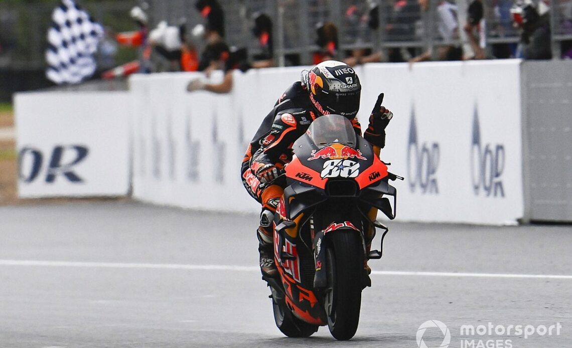 Oliveira wins wet race, nightmare for Quartararo