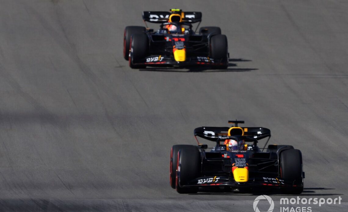 Max Verstappen, Red Bull Racing RB18, Sergio Perez, Red Bull Racing RB18