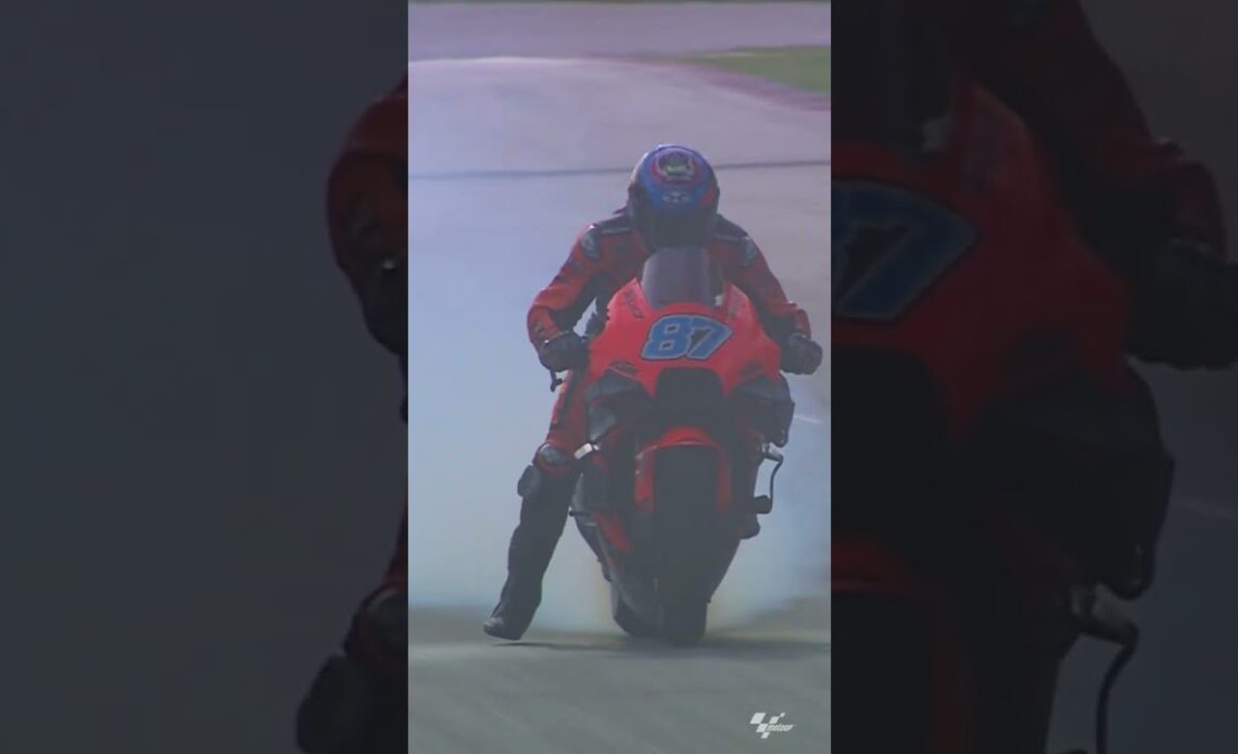 Remy Gardner's smokey practice start 💨 | 2022 #MalaysianGP