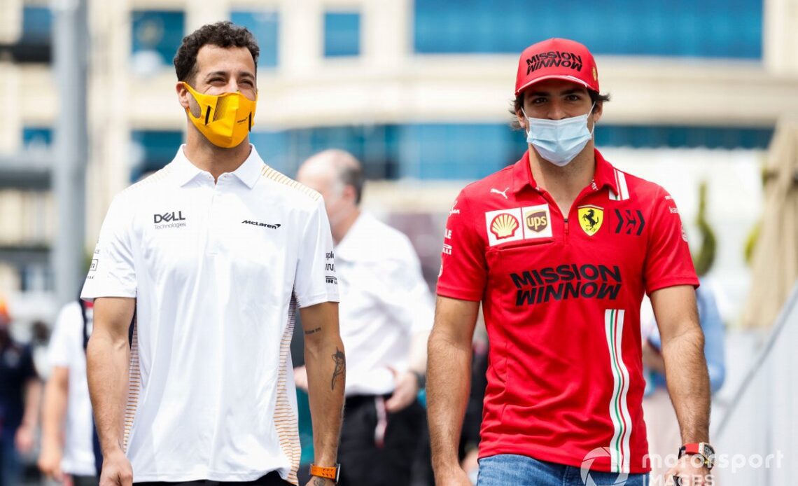 Daniel Ricciardo, McLaren and Carlos Sainz Jr., Ferrari