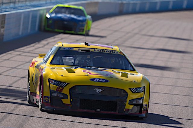 Joey Logano leads Ryan Blaney in the 2022 NASCAR Cup Series finale. Photo: NKP
