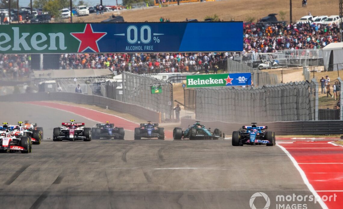 Fernando Alonso, Alpine A522, collides with Lance Stroll, Aston Martin AMR22