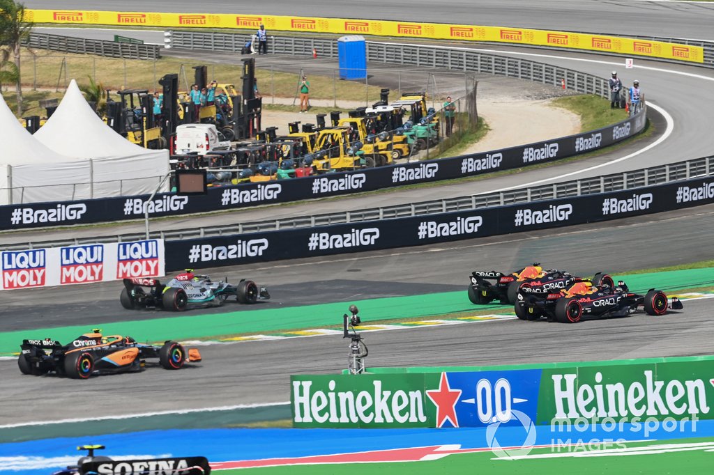 Max Verstappen, Red Bull Racing RB18, collides with Lewis Hamilton, Mercedes W13