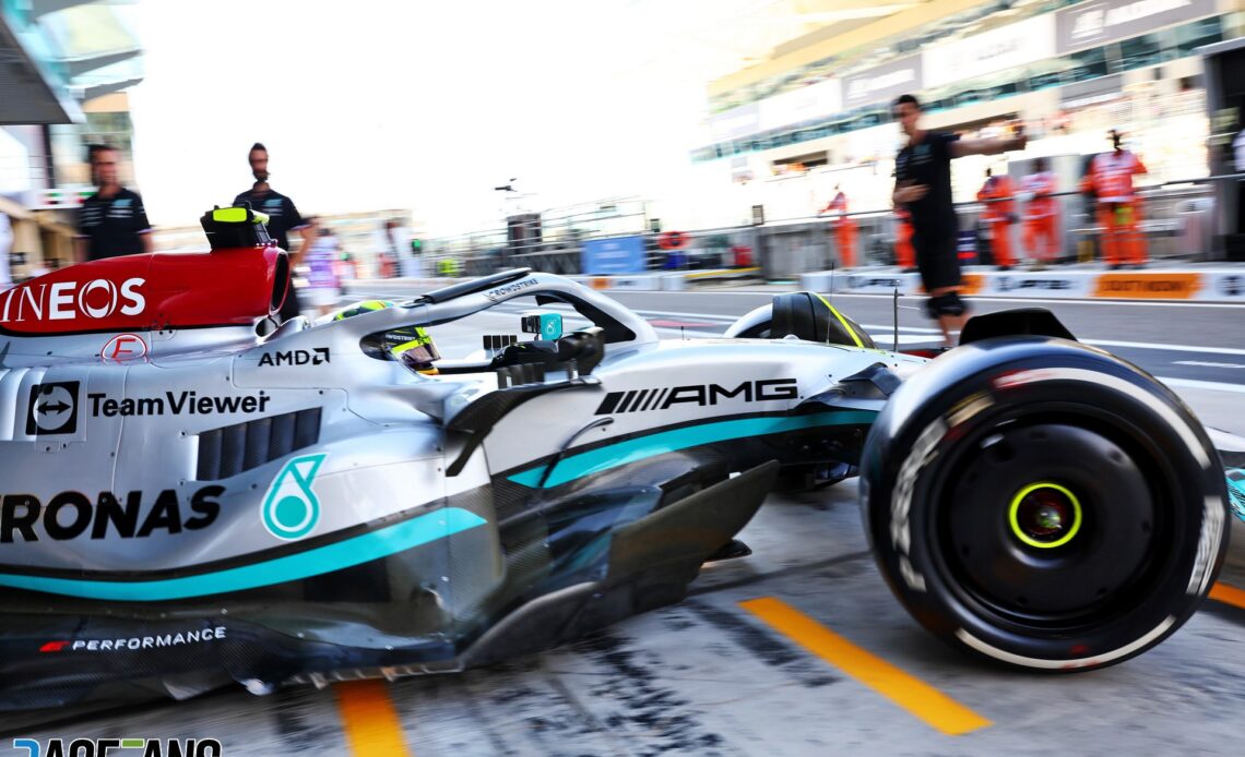 Hamilton leads Mercedes one-two as practice begins in Abu Dhabi · RaceFans