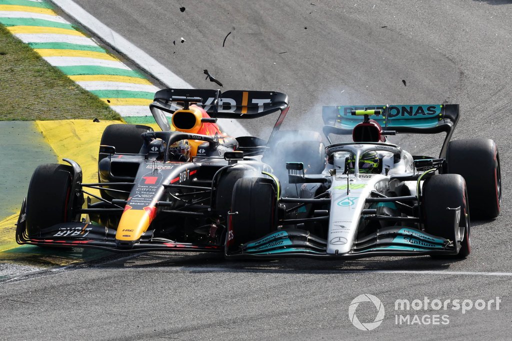 Max Verstappen, Red Bull Racing RB18, collides with Lewis Hamilton, Mercedes W13