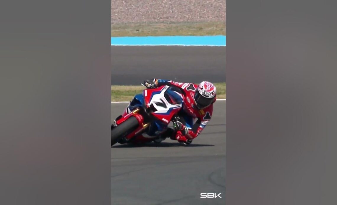 Lecuona had his share of wobbling at San Juan! 🤏👀 These guys know what they're doing 😉 #WorldSBK