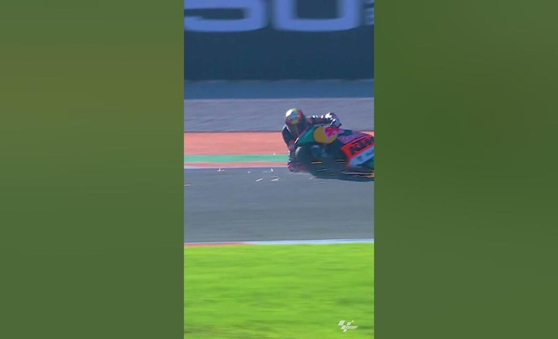 Masia and Toba get physical! 🥊 | 2022 #ValenciaGP 🏁