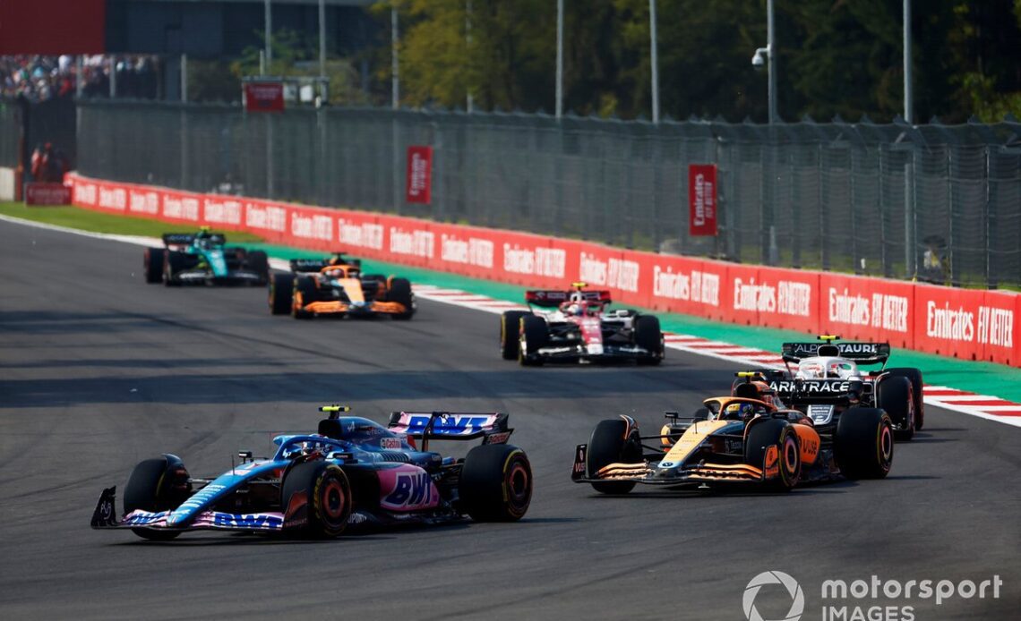 Esteban Ocon, Alpine A522, Lando Norris, McLaren MCL36, Yuki Tsunoda, AlphaTauri AT03