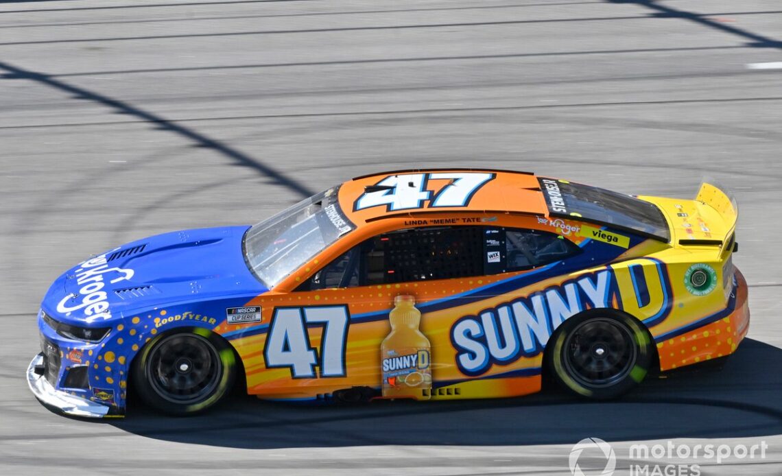 Ricky Stenhouse Jr, JTG Daugherty Racing, Kroger/ SunnyD Chevrolet Camaro