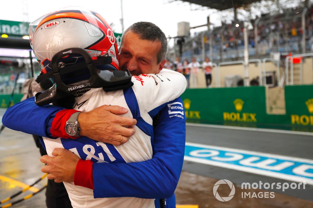 Pole man Kevin Magnussen, Haas F1 Team, celebrates with Guenther Steiner, Team Principal, Haas F1