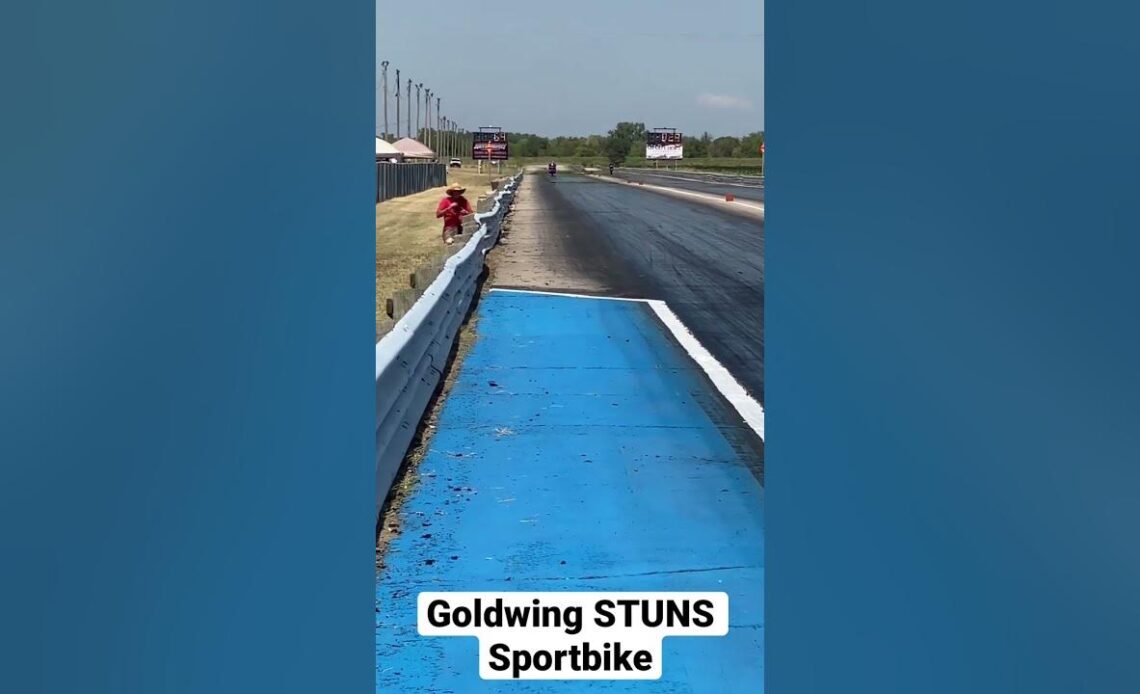 Goldwing STUNS Sportbike!