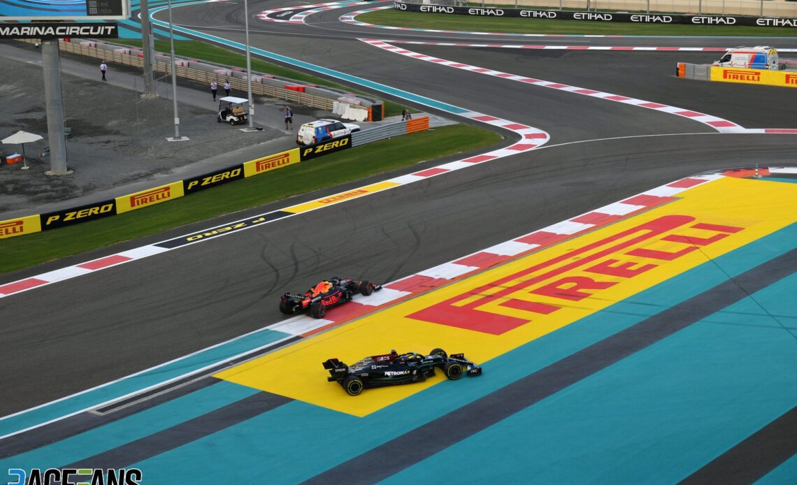 Lewis Hamilton, Max Verstappen, Yas Marina circuit, 2021