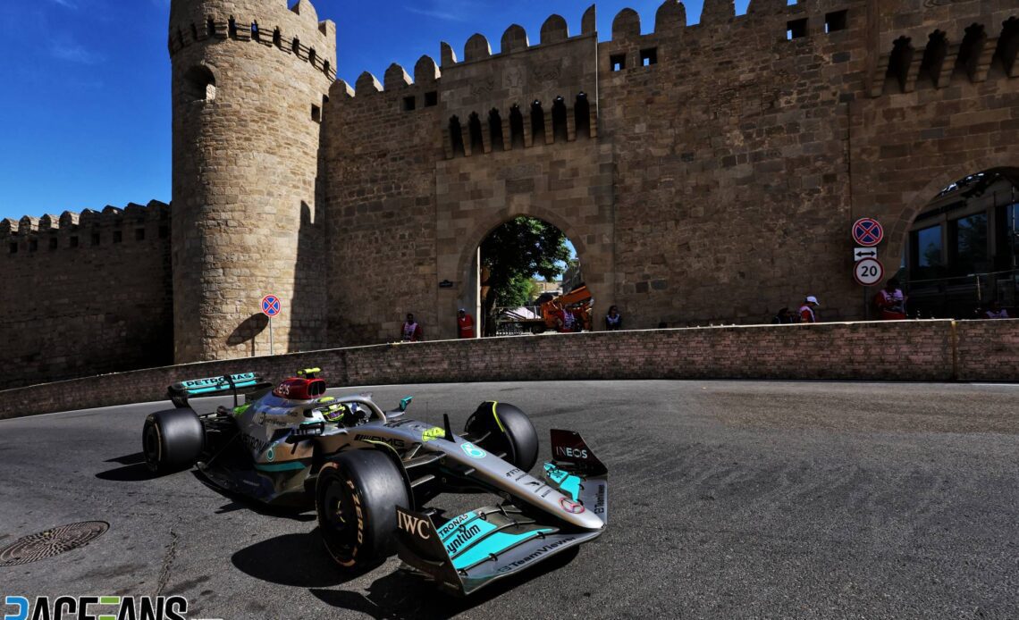 Lewis Hamilton, Mercedes, Baku Street Circuit, 2022