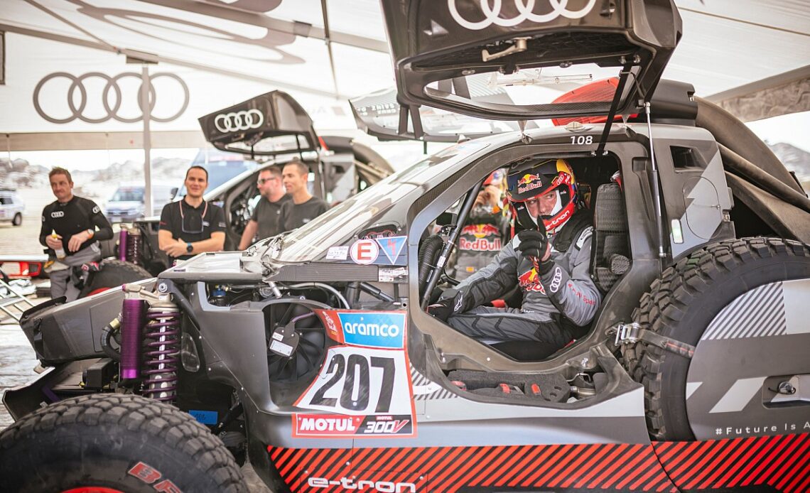 Sainz “not going to answer Al-Attiyah” over Dakar Rally comments