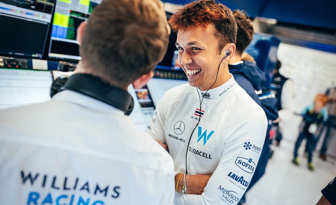 Albon still finding F1 radio “sweet spot” at Williams after early aggression