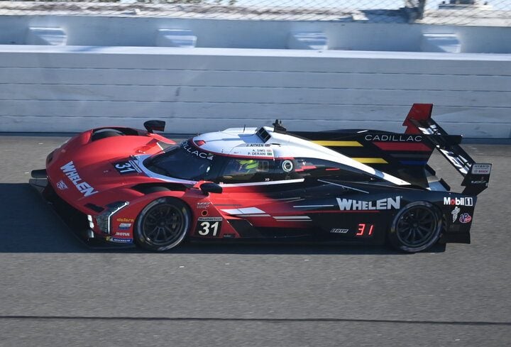 Alexander Sims travels through turn 2 of the tri-oval, 1/27/2023 (Photo: Phil Allaway)