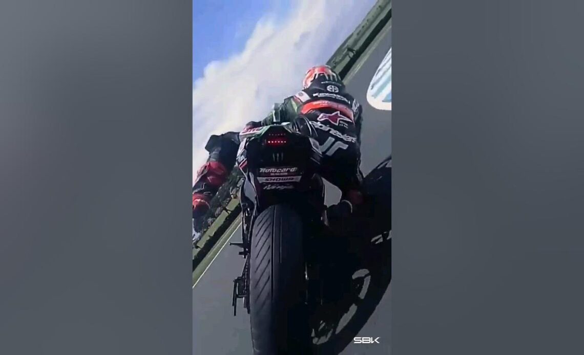 Rea's moment in the Superpole Race! 😳 #AUSWorldSBK 🇦🇺