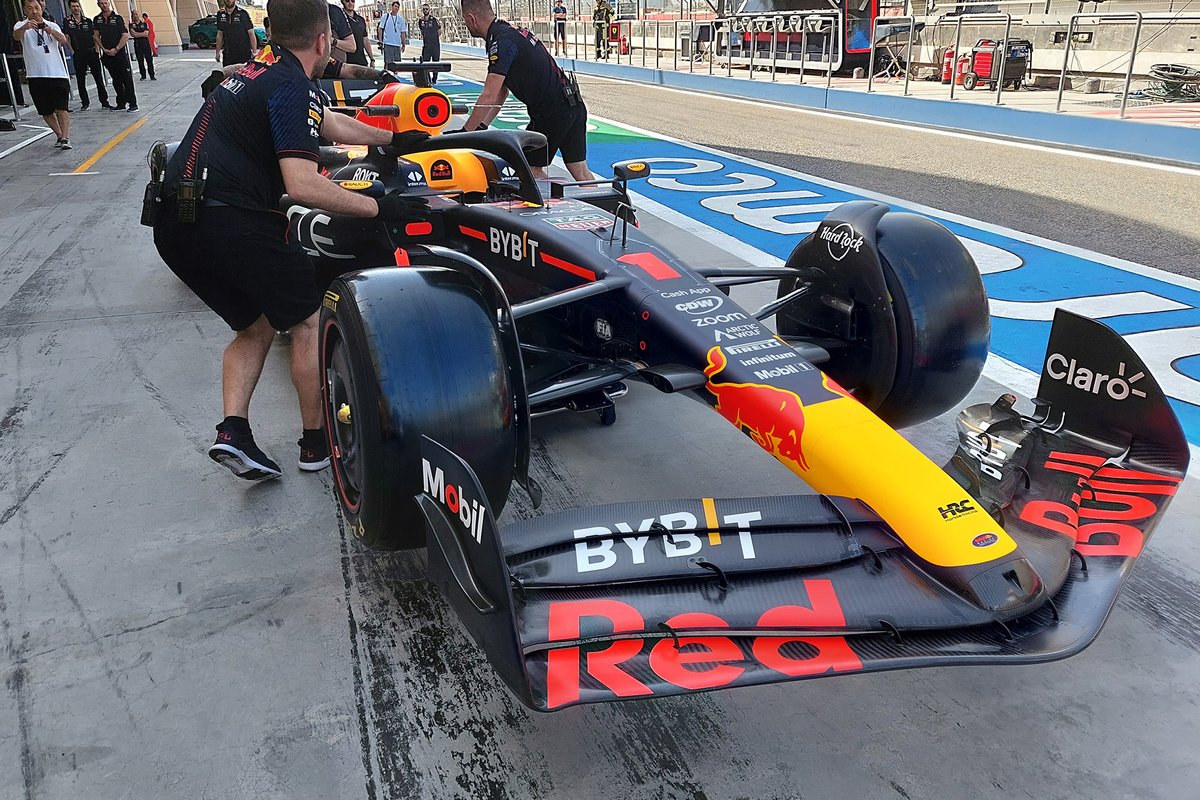 Red Bull Racing RB19, front wing