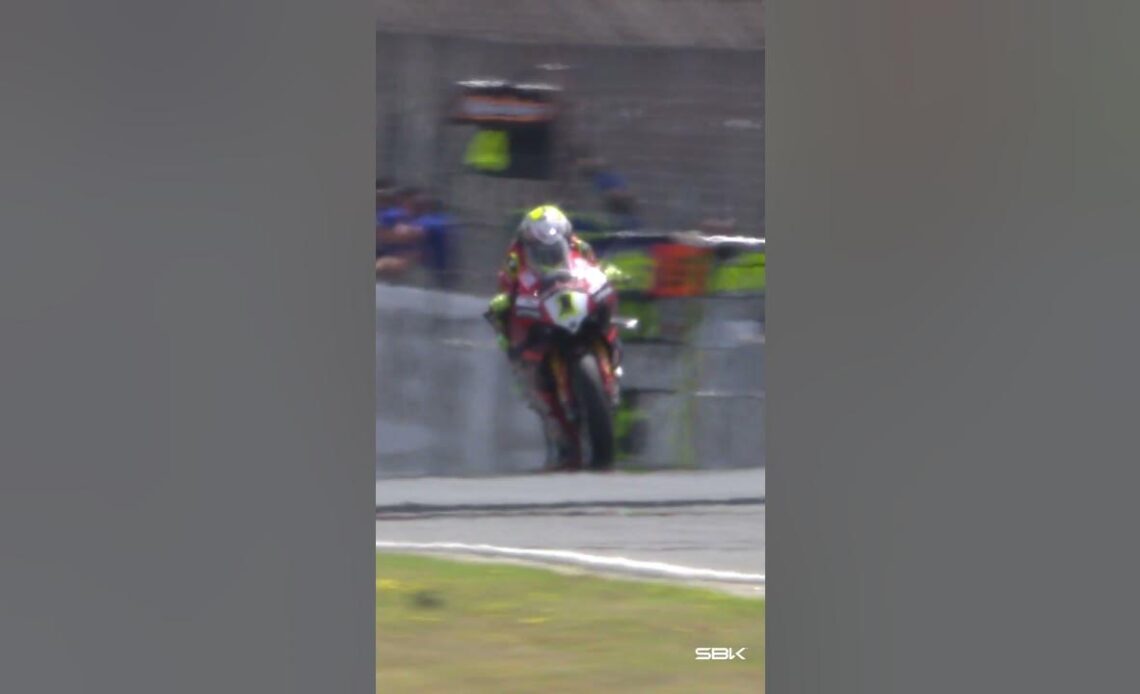 Bautista overtake on Toprak 🔥 | #AUSWorldSBK Superpole Race