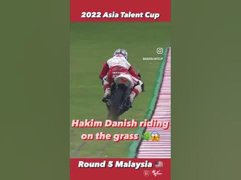 😱 Hakim Danish riding on the grass! | Round 5 Malaysia 🇲🇾 | 2022 Idemitsu Asia Talent Cup 🏍️