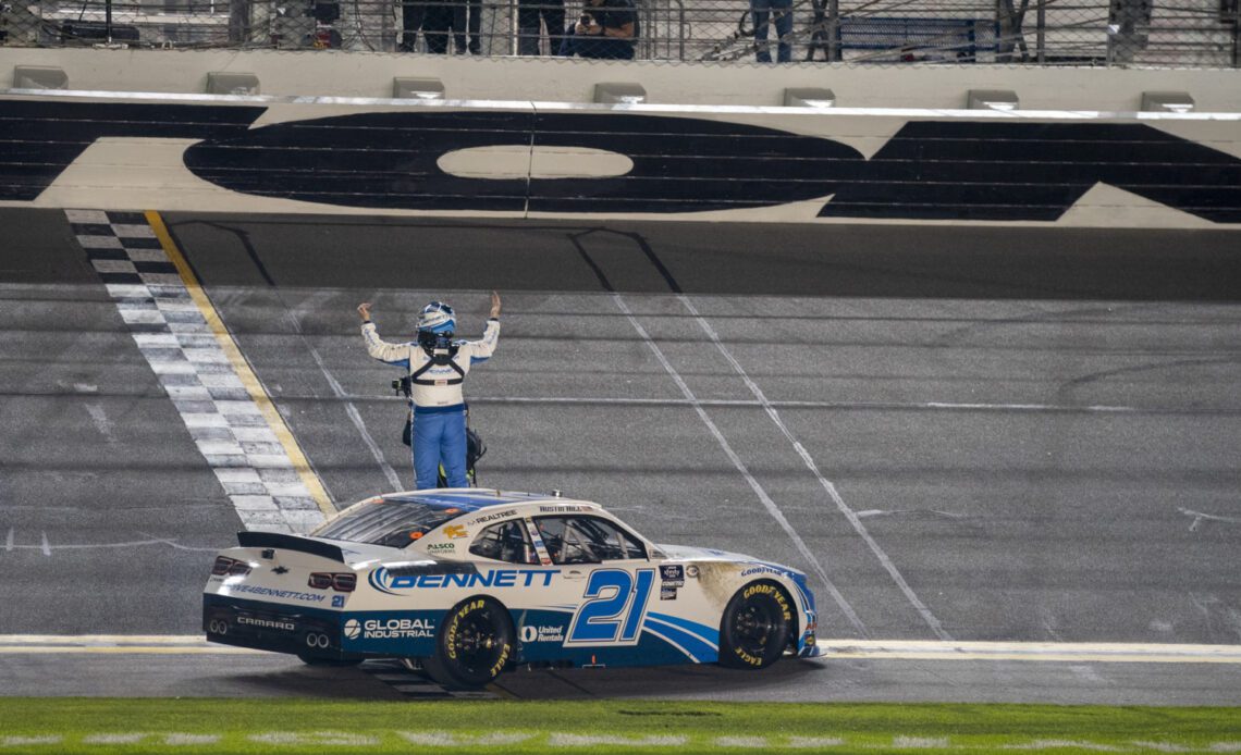 Hill Wins NASCAR Xfinity Opener in Overtime Photo Finish at Daytona – Motorsports Tribune