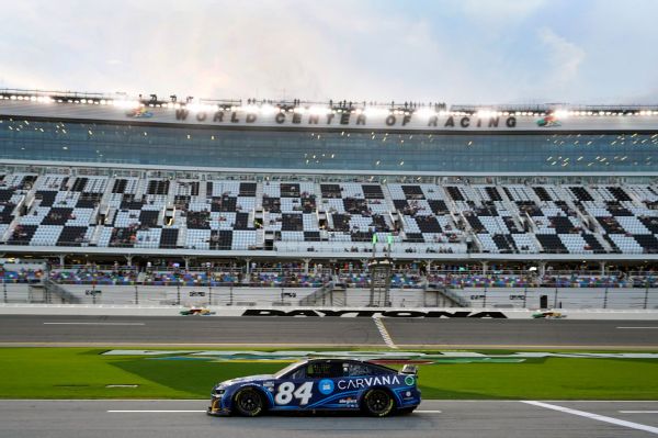 Jimmie Johnson tops Daytona 500 practice in return to NASCAR