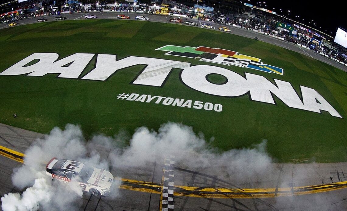 Race season fires up with the opener at Daytona | The Preview Show