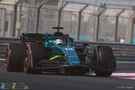 Fernando Alonso, Aston Martin, Yas Marina, 2022 post-season test