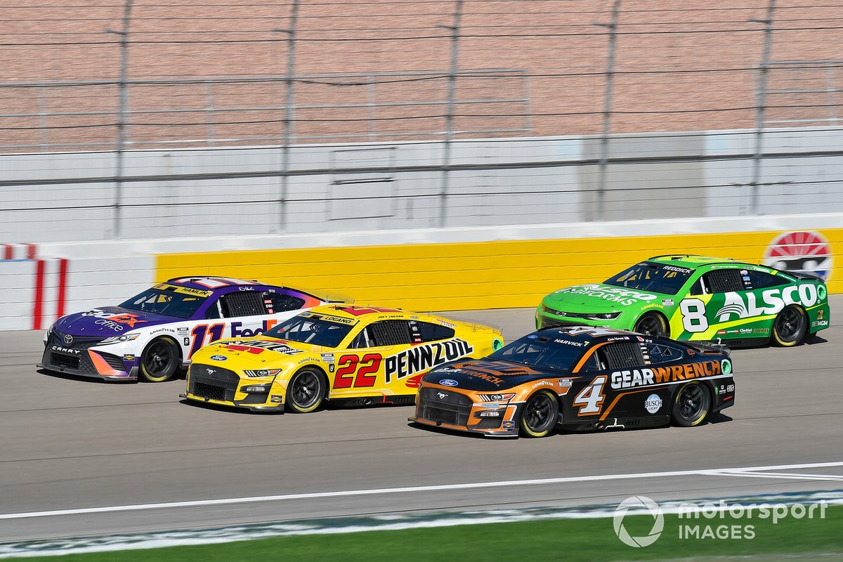 Denny Hamlin, Joe Gibbs Racing, FedEx Office Toyota Camry, Joey Logano, Team Penske, Pennzoil Ford Mustang, and Kevin Harvick, Stewart Haas Racing, GEARWRENCH Ford Mustang