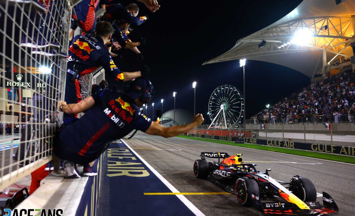 F1 team principals "surprised" by FIA clampdown on pit fence celebrations · RaceFans