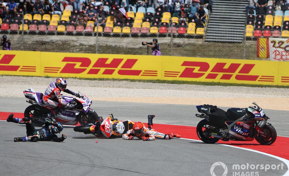 Marc Marquez, Repsol Honda Team, Miguel Oliveira, RNF MotoGP Racing, Jorge Martin, Pramac Racing crash
