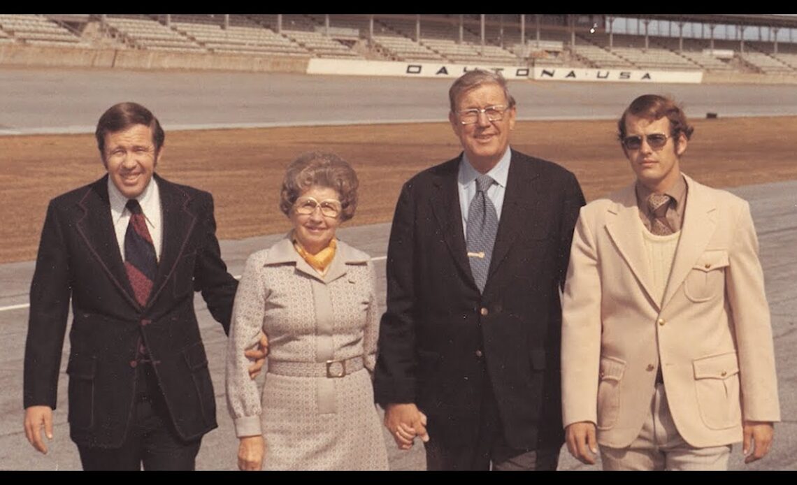 Lesa France Kennedy recalls early days of NASCAR | Photo Memories