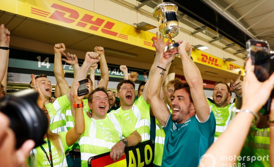 Fernando Alonso, Aston Martin F1 Team, the Aston Martin team celebrate after securing a podium finish