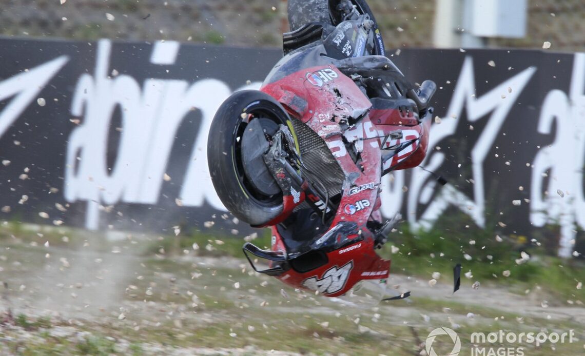 Pol Espargaro, Tech3 GASGAS Factory Racing crash