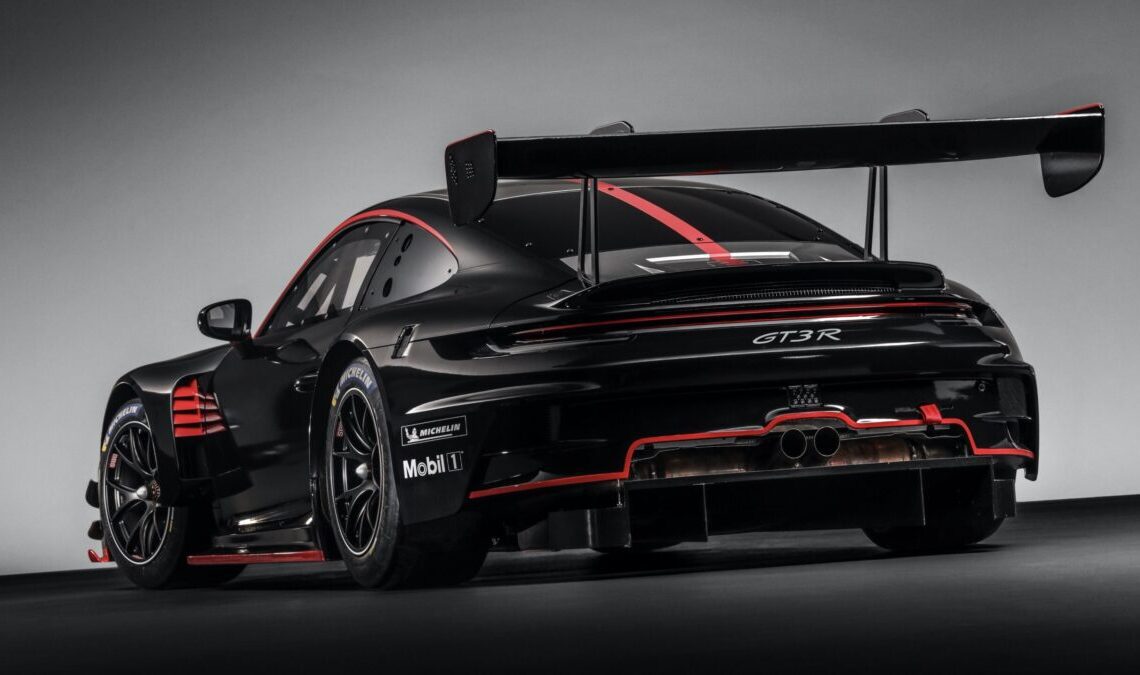 Porsche 911 GT3R - Racecar Engineering