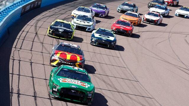 Race Rewind: Late-race wreck takes 10th Phoenix win from Kevin Harvick