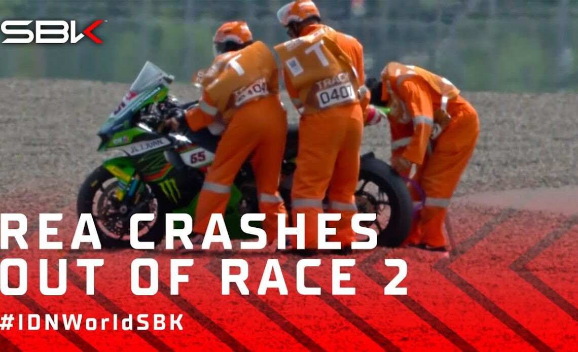 Rea crashes out of Race 2 🫣 | #IDNWorldSBK 🇮🇩