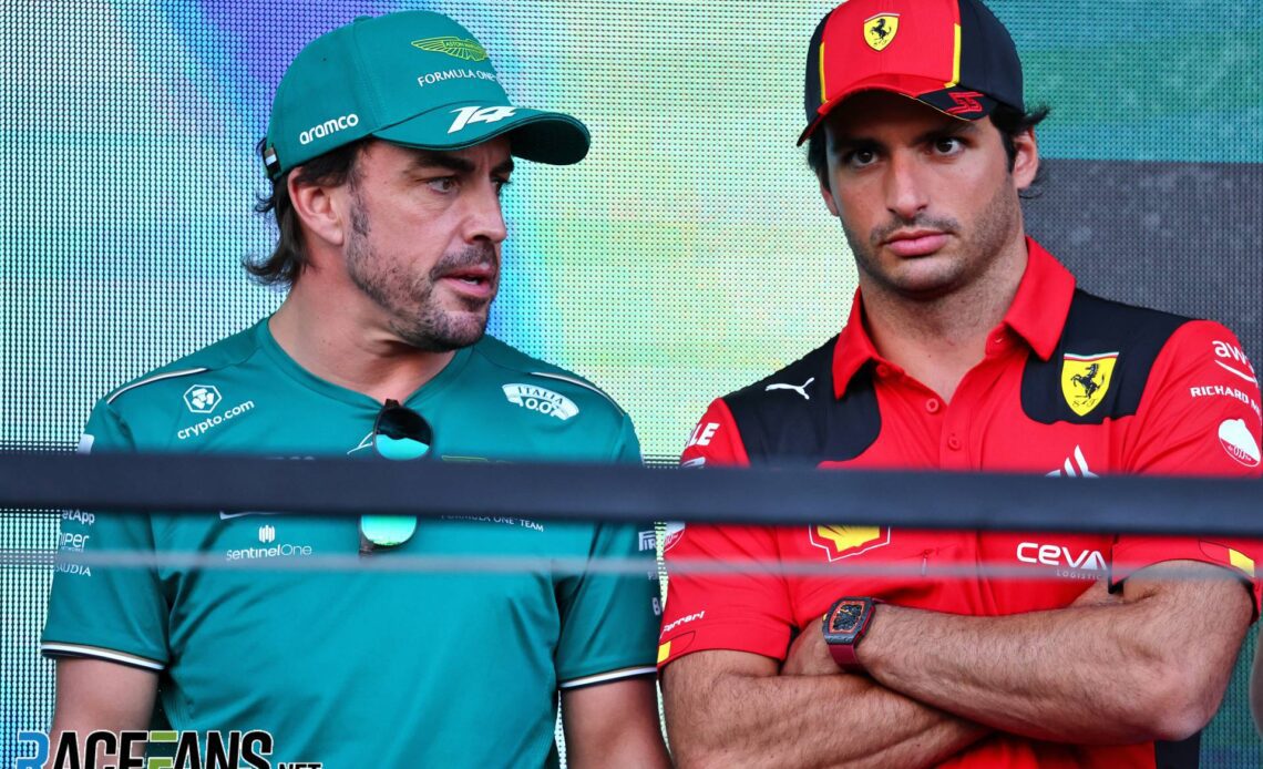(L to R): Fernando Alonso, Aston Martin; Carlos Sainz Jr, Ferrari; Jeddah Corniche Circuit, 2023